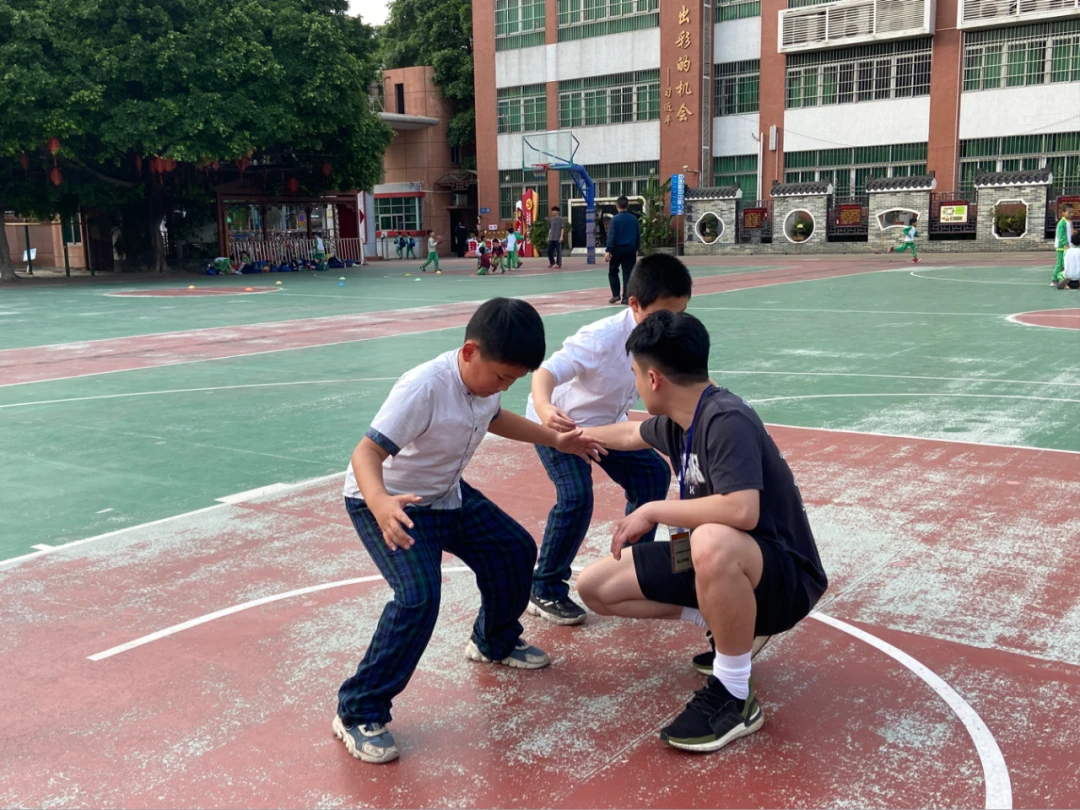 如何从篮球表演赛中学到实用的防守技巧_0